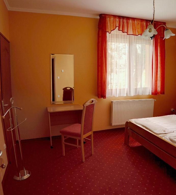 Hotel Euro Panzio Debrecen Habitación foto