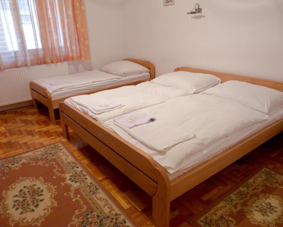 Hotel Euro Panzio Debrecen Habitación foto